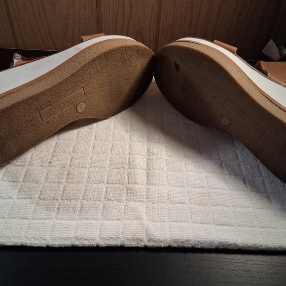 Lucky Brand Tan Leather Women's Sandals - Picture 4 of 5